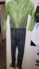 Load image into Gallery viewer, Rubie's Costume Hulk Avengers Endgame Child Deluxe Costume - Medium 8/10 - Read
