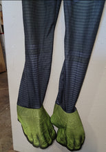 Load image into Gallery viewer, Rubie's Costume Hulk Avengers Endgame Child Deluxe Costume - Medium 8/10 - Read