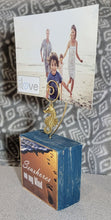 Load image into Gallery viewer, Photo Block Clip with Seahorse Charm & "Seashores on my mind" Wood Grain