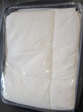 Load image into Gallery viewer, Hotel Grand, 240 TC Luxury White Goose Feather + Down Comforter Twin
