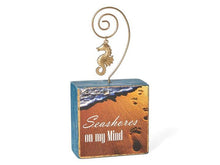 Load image into Gallery viewer, Photo Block Clip with Seahorse Charm &amp; "Seashores on my mind" Wood Grain
