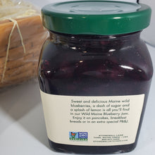Load image into Gallery viewer, Stonewall Kitchen BLUEBERRY Breakfast Gift Basket (5 pc),
