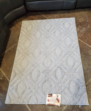 Load image into Gallery viewer, Mohawk Home Sculpted Allure Accent Rug, Caston Sculp Gray, 30 in x 45 in
