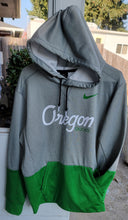 Load image into Gallery viewer, NIKE Oregon Ducks Green Therma Fit Pullover Hoodie Mens Size Med, Pre-owned
